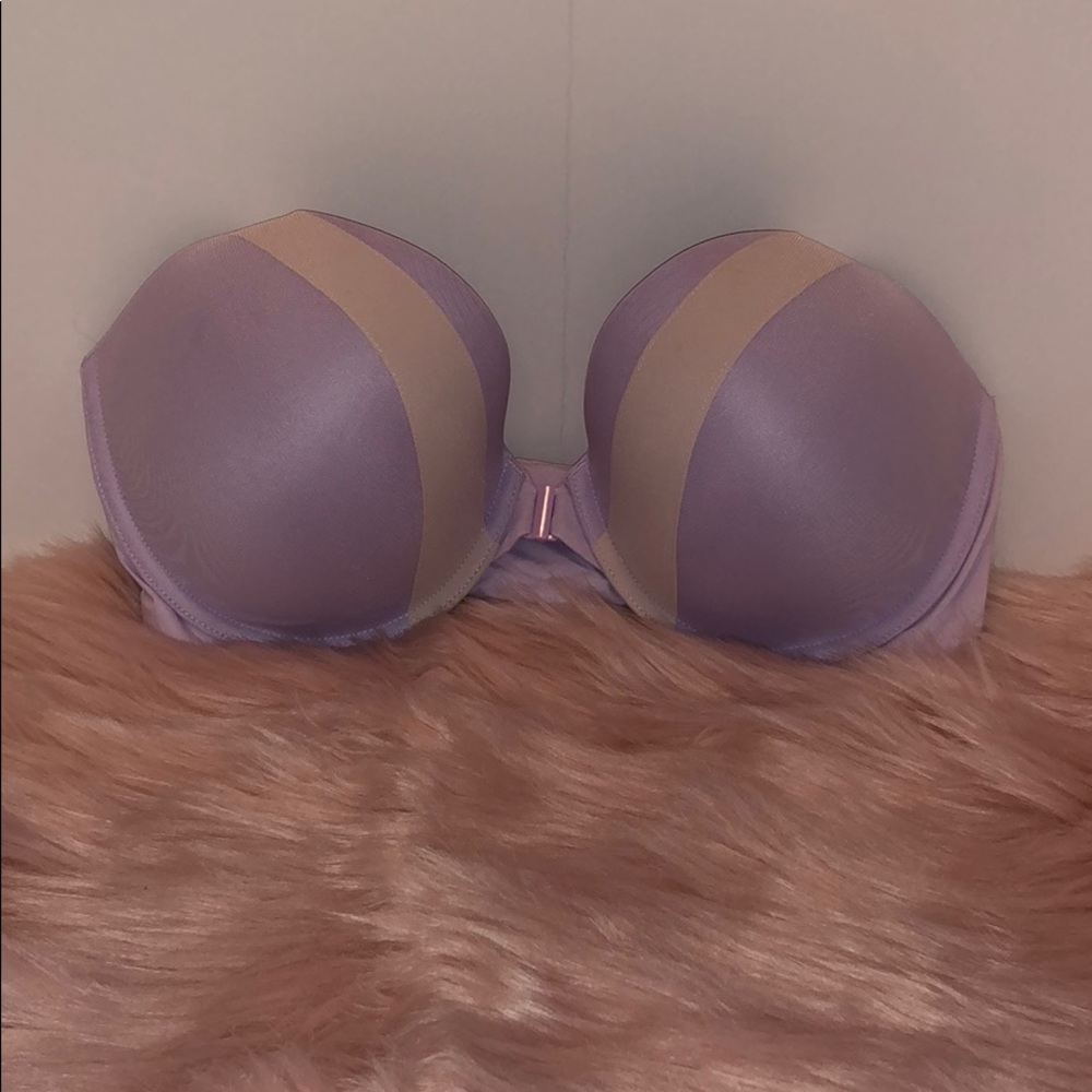 Pink Victoria’s Secret bra